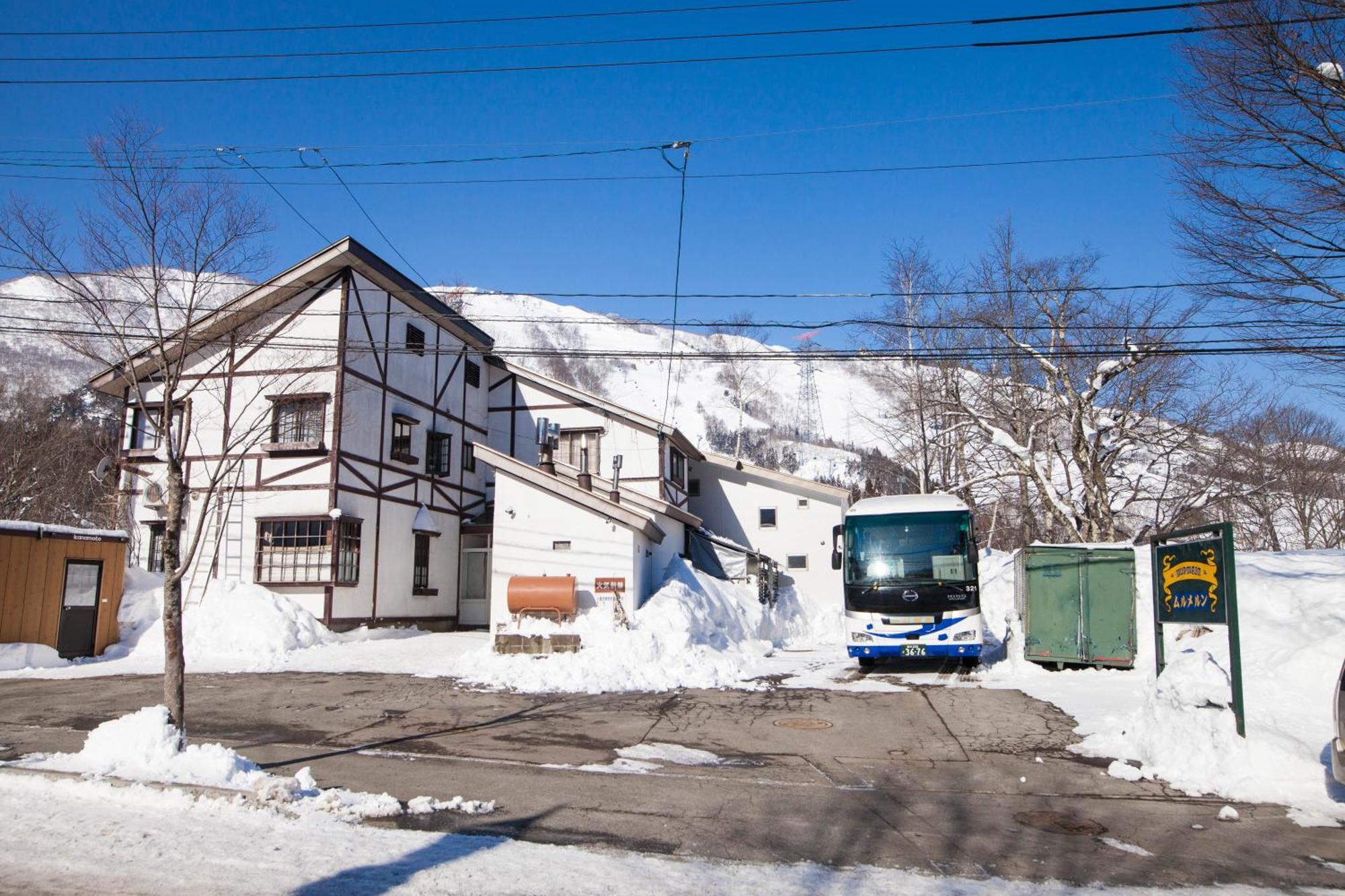 ホテル ムルメルン 湯沢市 エクステリア 写真